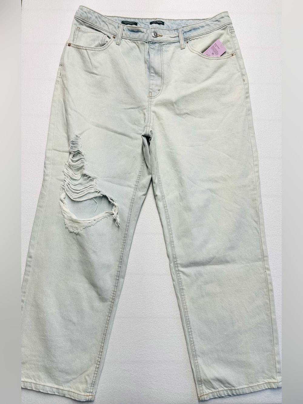 Wild Fable High Rise 90s Relaxed Straight Distressed Jeans 14 Light Wash